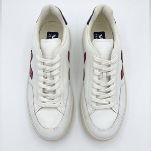 Veja
Veja V-12 LEATHER WHITE MARSALA NAUTICO SNEAKERS